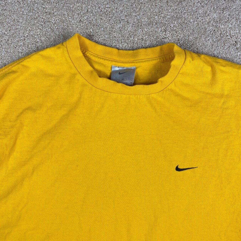 Vintage Y2K 90s Nike Small Swoosh T-Shirt Mens XL Yellow Short Sleeve Crewneck
